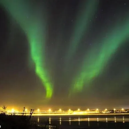 Backyard With Veranda By River In Keminmaa Apartamento