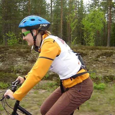 Backyard With Veranda By River In Keminmaa Apartamento